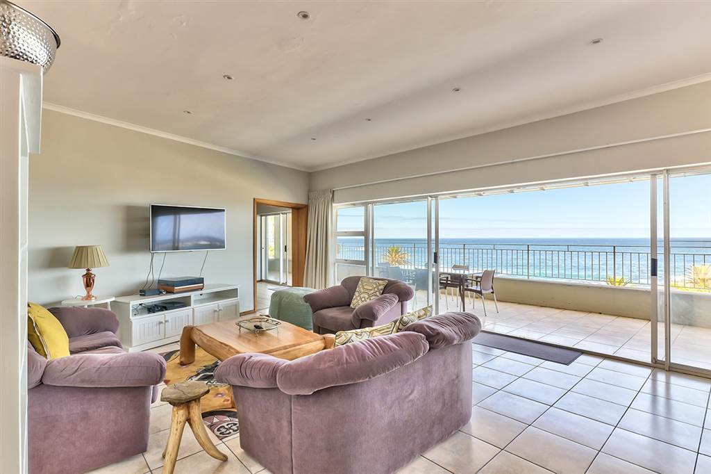 4 Bed Apartment in Camps Bay photo number 8