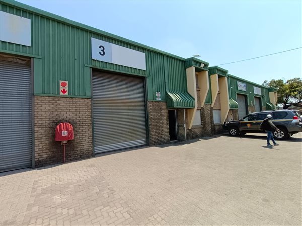 215  m² Industrial space