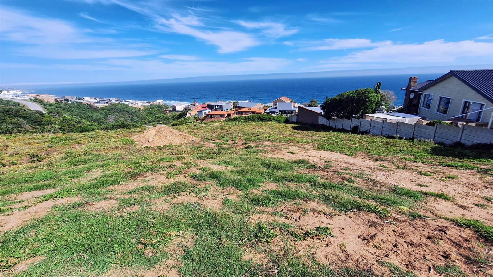 960 m² Land available in Dana Bay photo number 2