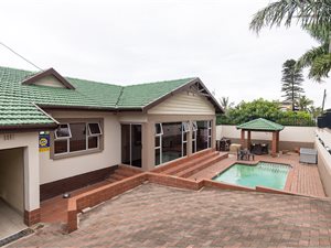 4 Bed House in Palmiet