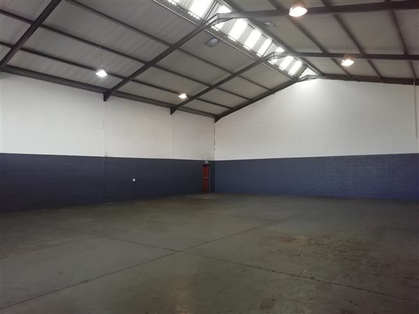 352  m² Industrial space