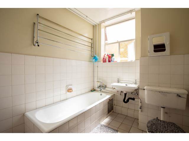 1.5 Bed Flat in Sunnyside photo number 7