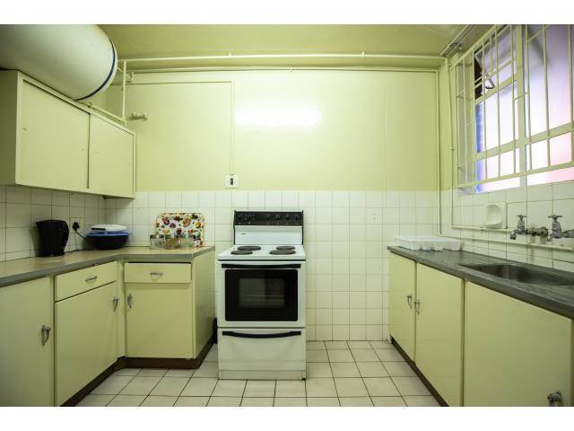 1.5 Bed Flat in Sunnyside photo number 5