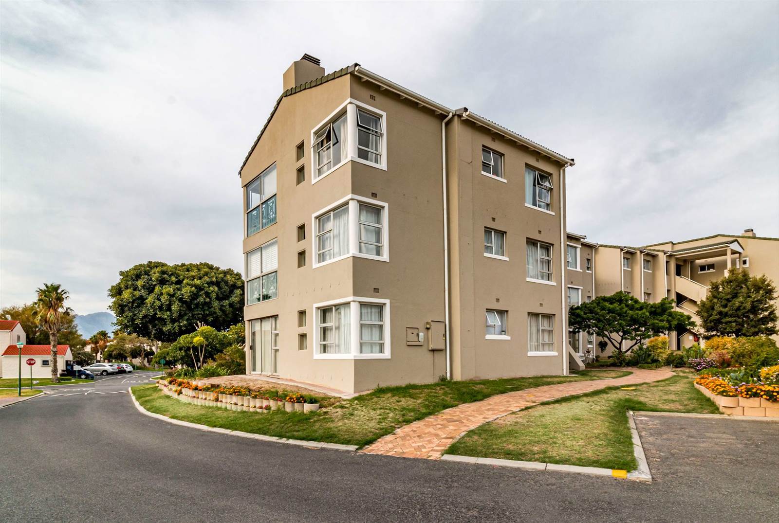 2 Bed Apartment in Gordons Bay Central photo number 27