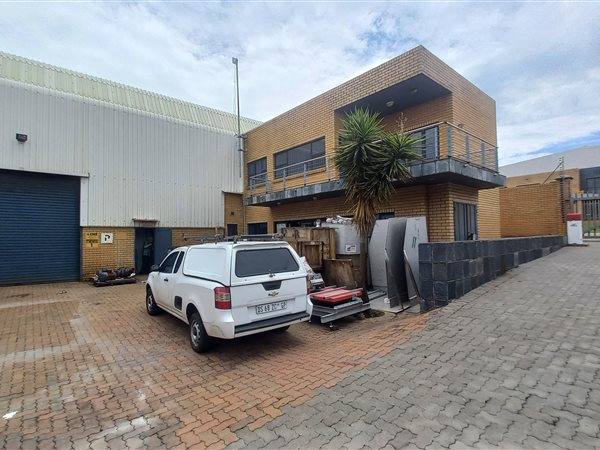 660  m² Industrial space in Jet Park