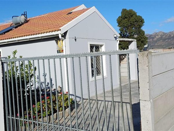 2 Bedroom House 2 Bedroom House