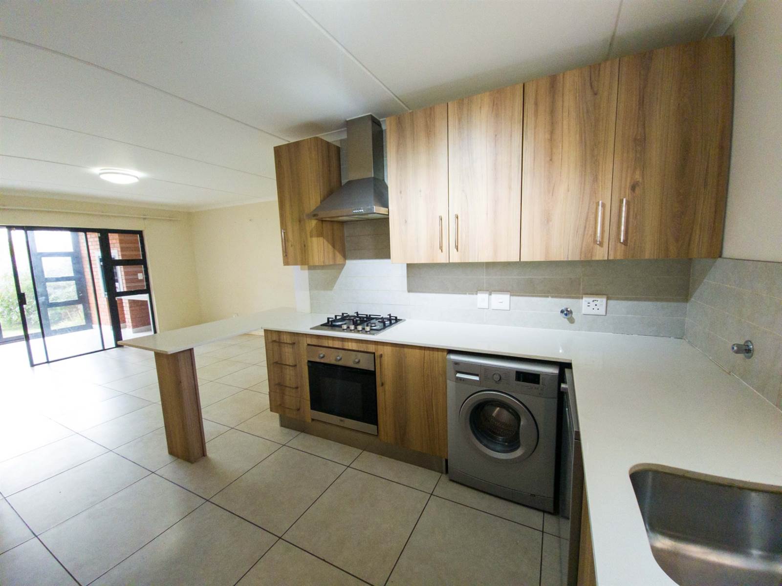 2 Bed Apartment in Doringkloof photo number 6