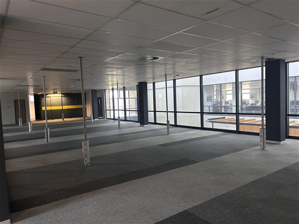 600  m² Commercial space