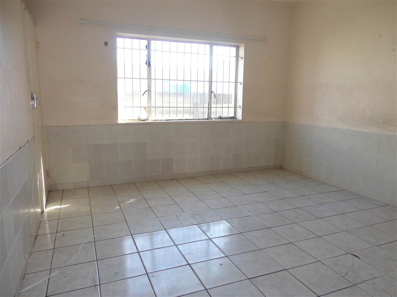 2 Bed Flat in Southernwood photo number 13