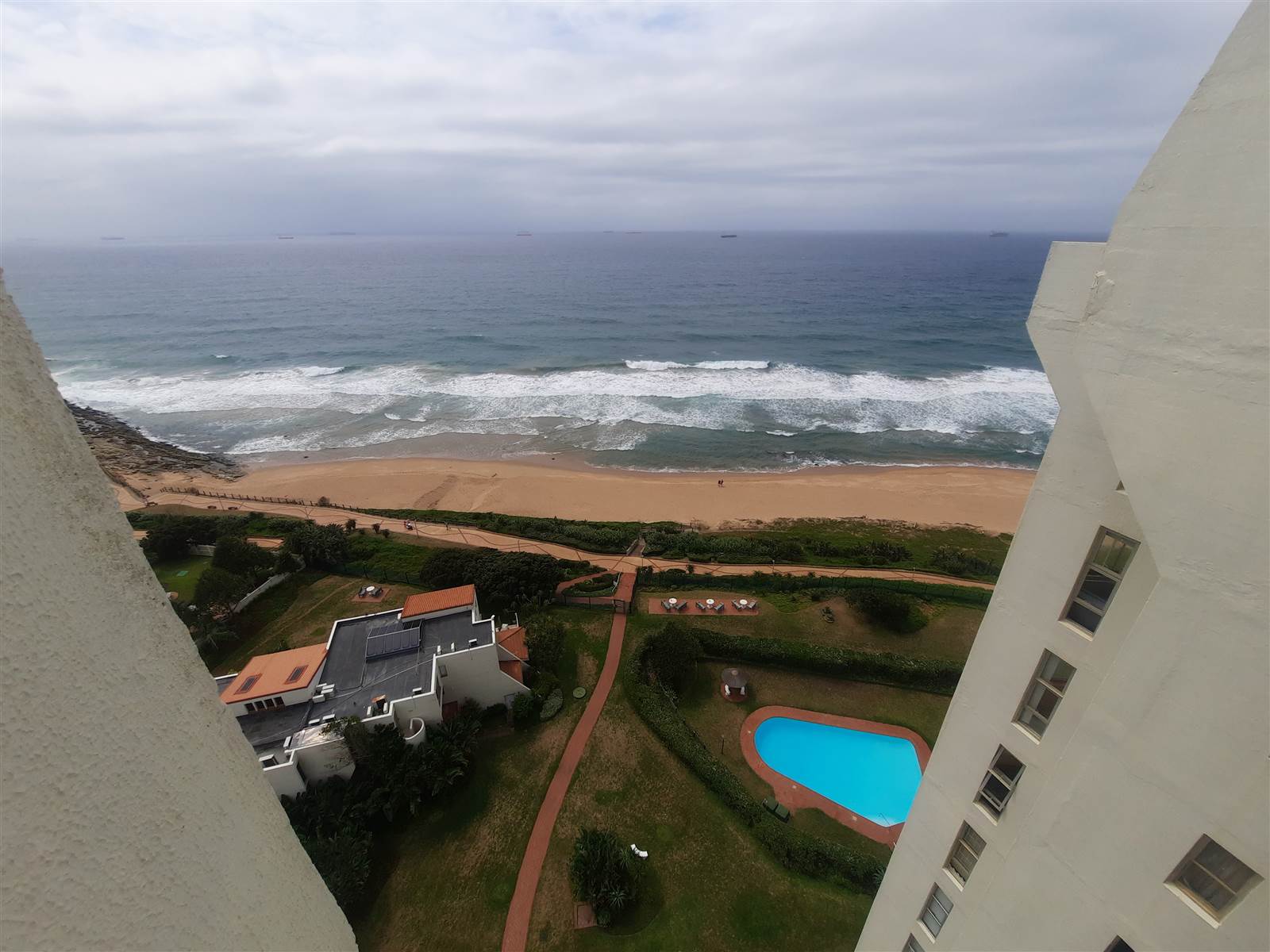 3 Bed Penthouse in Umhlanga Rocks photo number 14