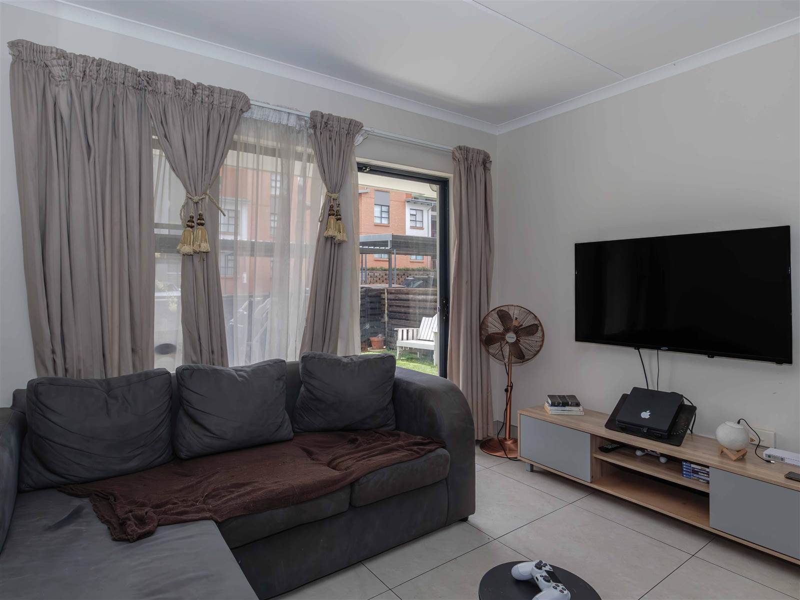 1 Bed Townhouse in Modderfontein photo number 5