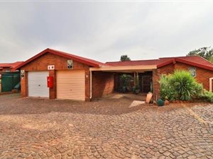 3 Bed Townhouse in Corlett Gardens