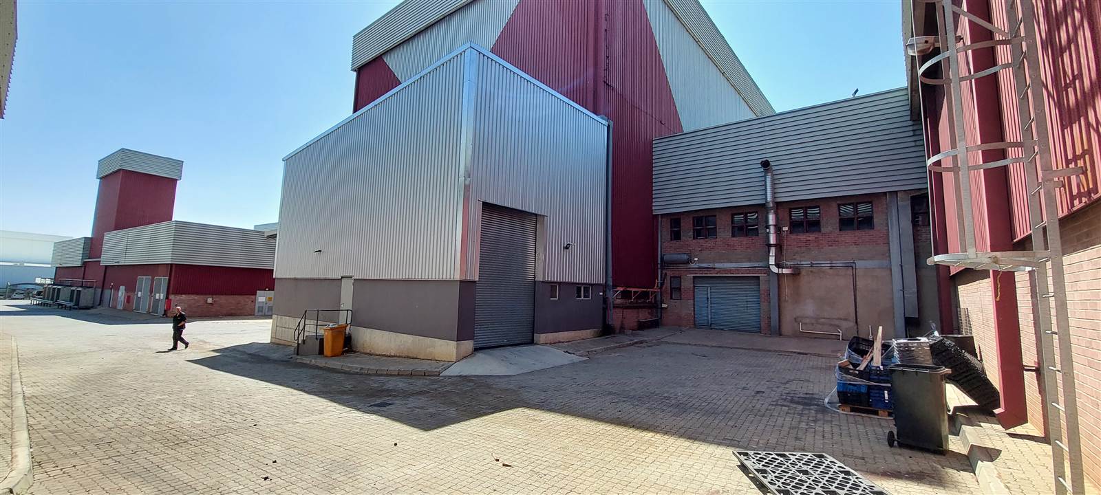 1200  m² Industrial space in Gateway Industrial Park photo number 1