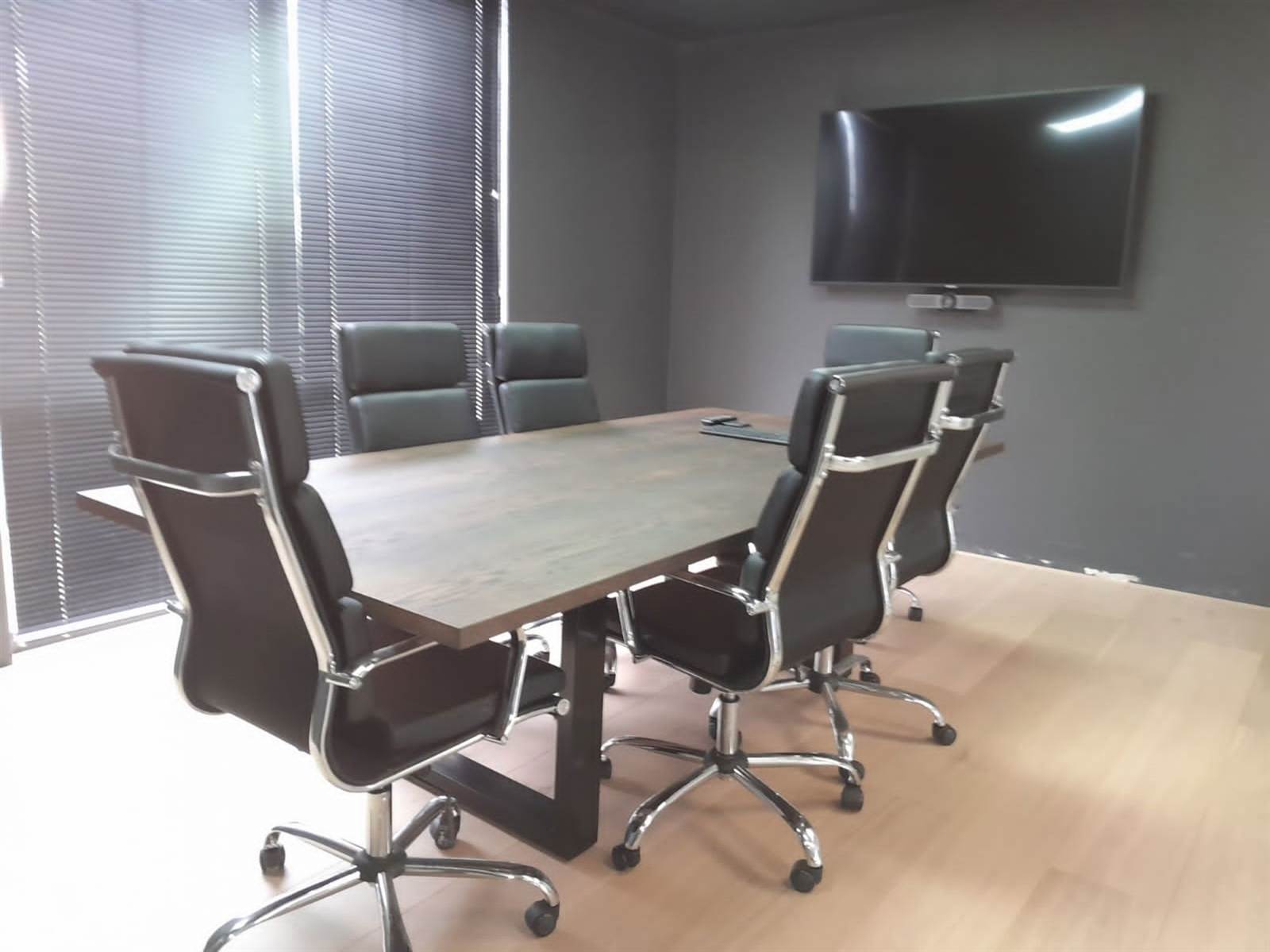 321  m² Office Space in La Lucia photo number 2