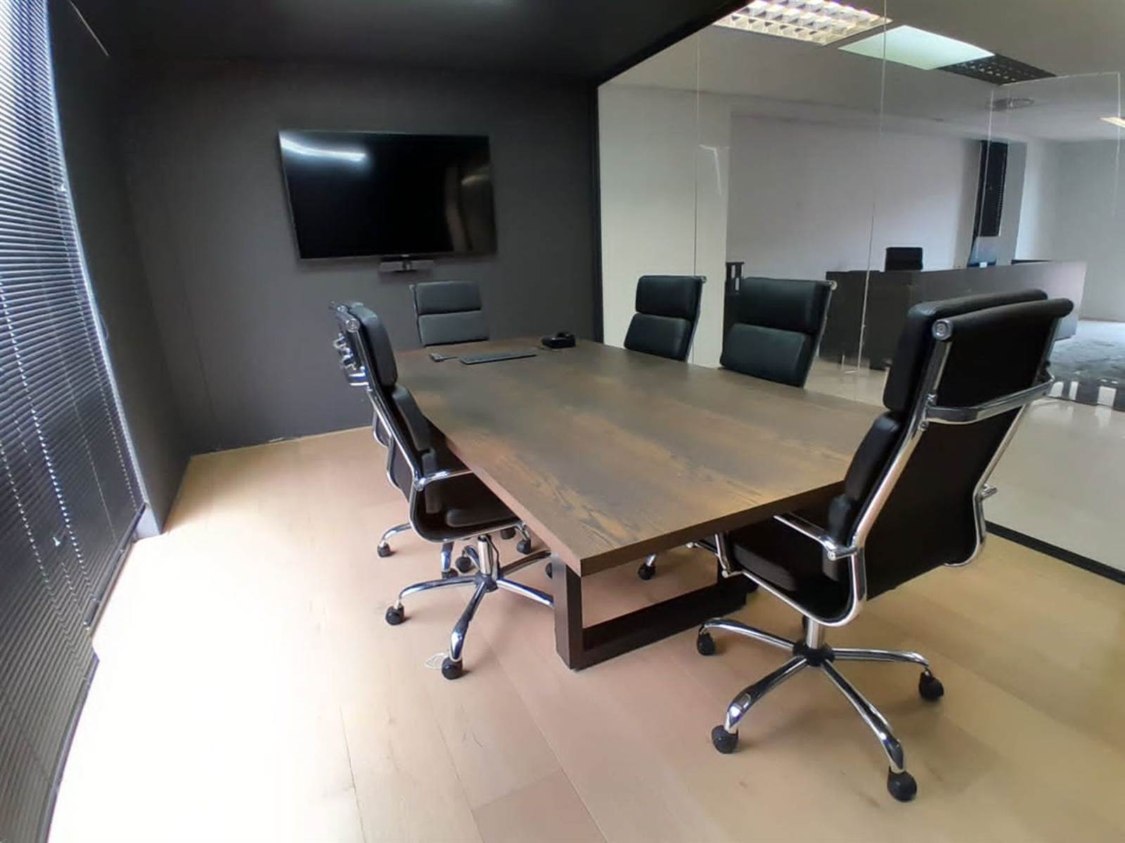 321  m² Office Space in La Lucia photo number 4