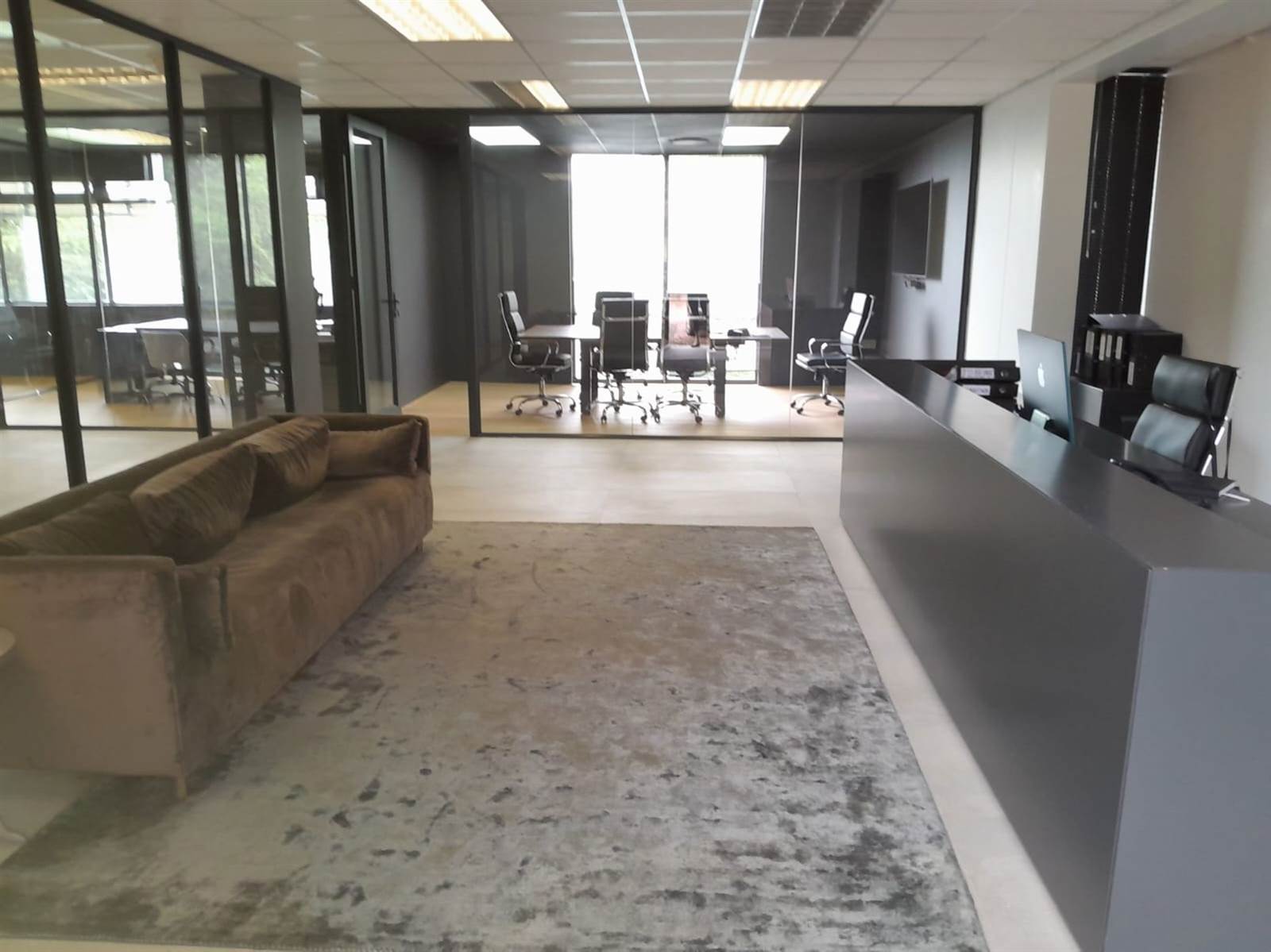 321  m² Office Space in La Lucia photo number 1