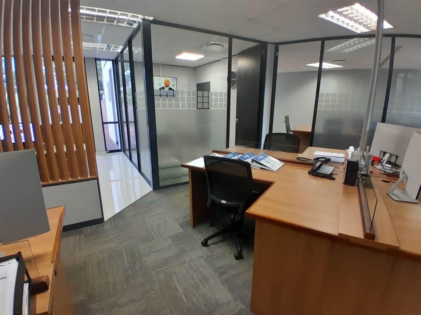 321  m² Office Space in La Lucia photo number 12