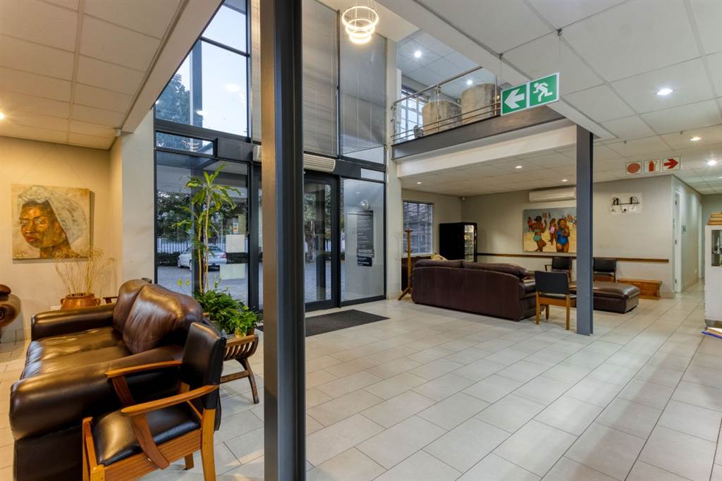 999  m² Office Space in Paarl Central East photo number 9