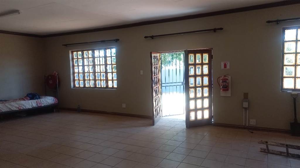 4 Bed House in Polokwane Central photo number 13