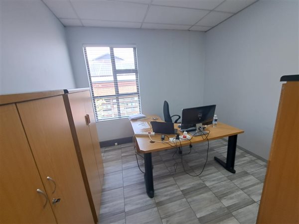 70  m² Office Space