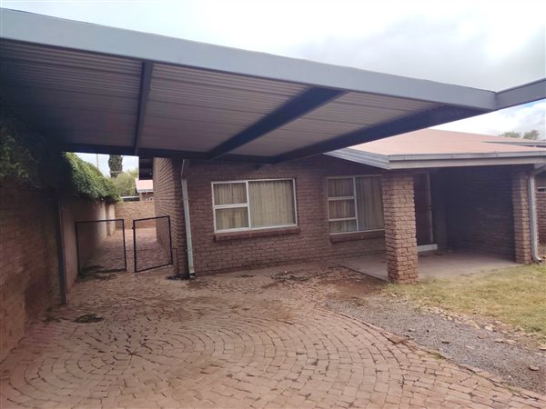 3 Bedroom Townhouse 3 Bedroom Townhouse