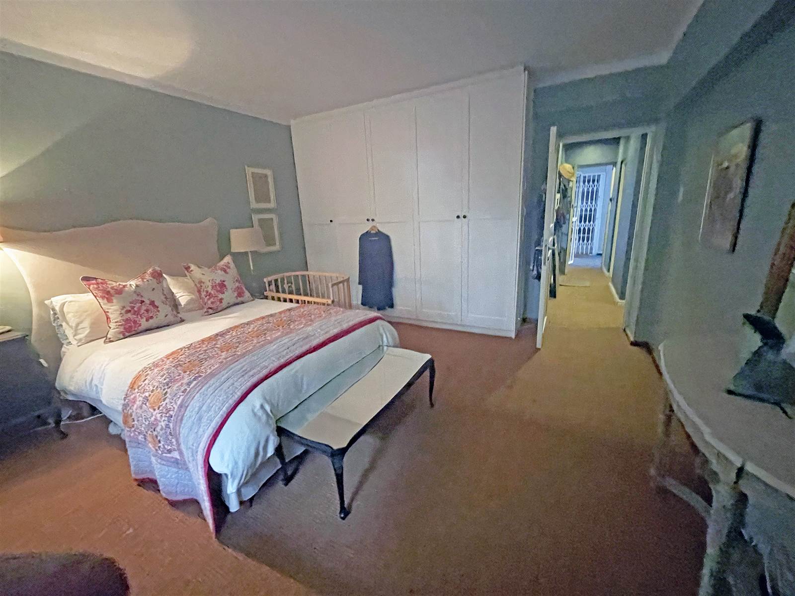 2 Bed Apartment in Oranjezicht photo number 9
