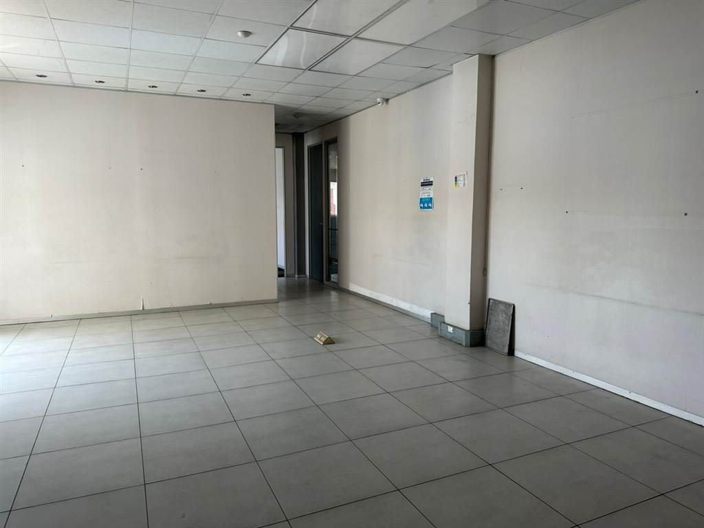 10747  m² Industrial space in Doornfontein photo number 18