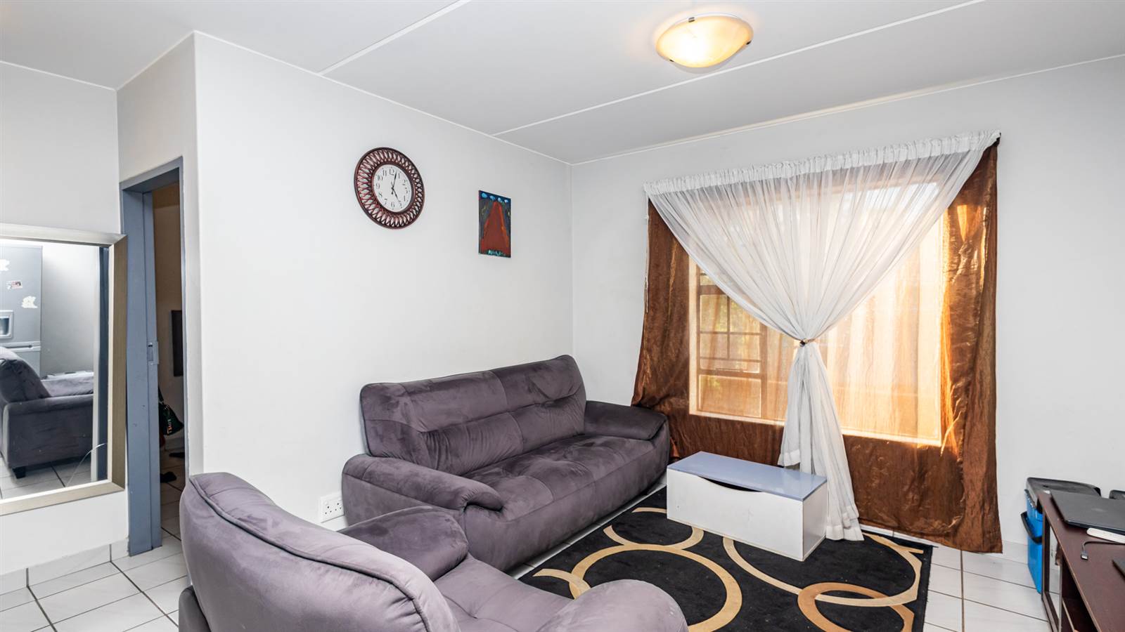2 Bed Apartment in Rooihuiskraal North photo number 11