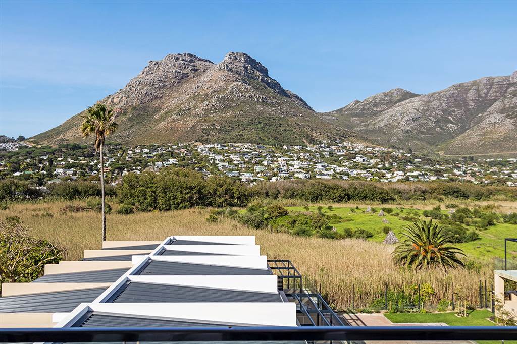 2 Bed Apartment in Hout Bay and surrounds photo number 19
