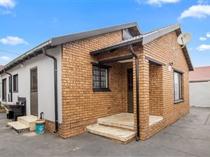 3 Bed House in Dobsonville