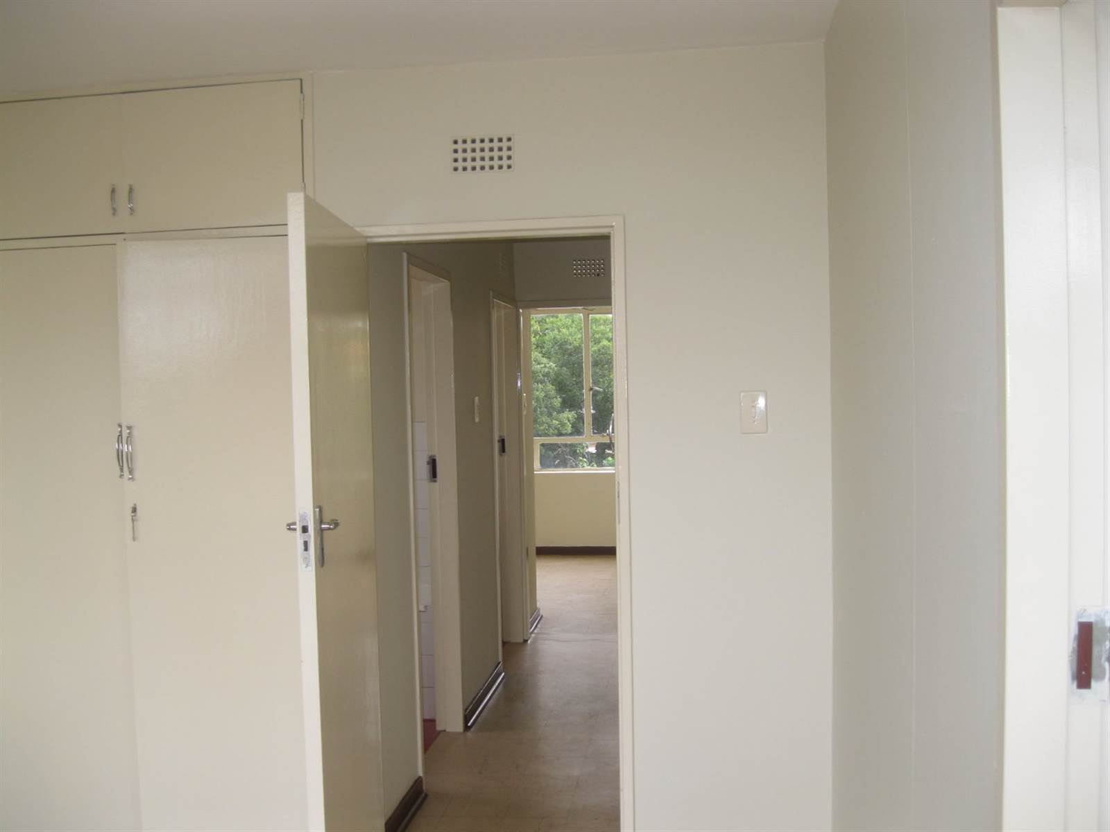 2 Bed Apartment in Queenswood photo number 13