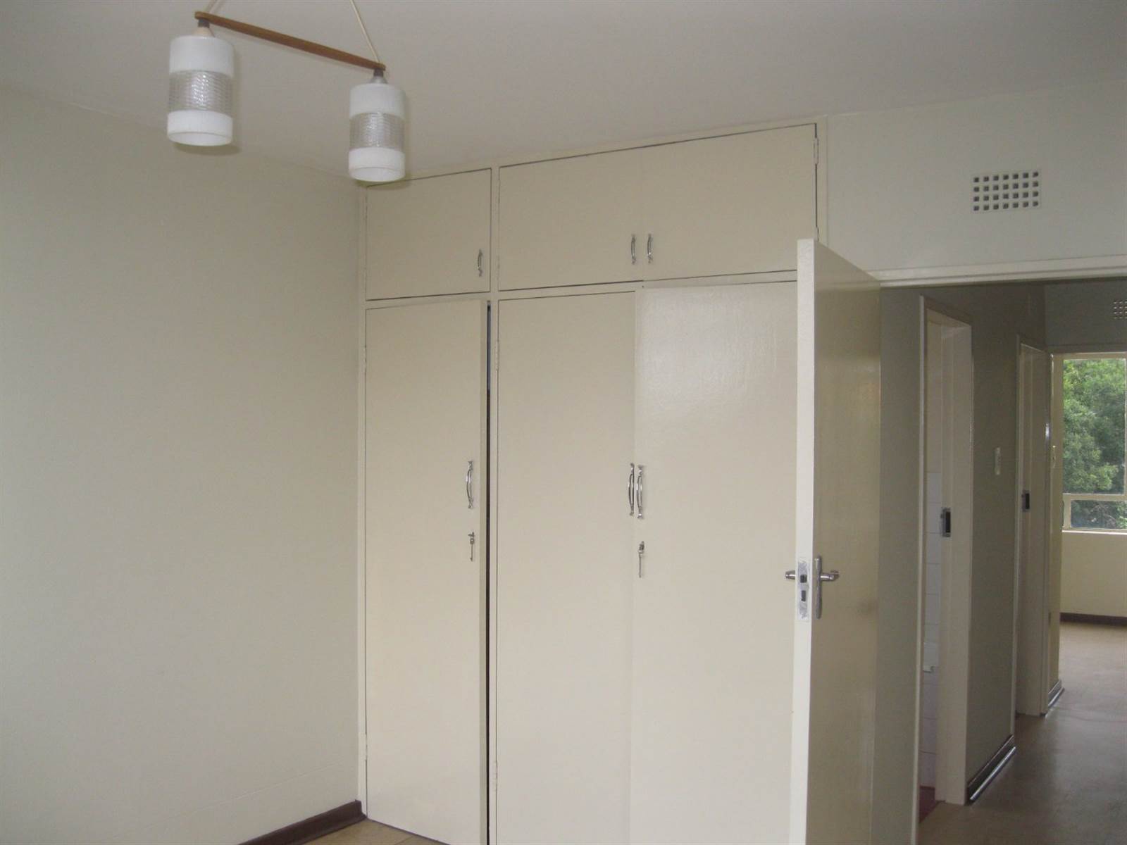 2 Bed Apartment in Queenswood photo number 12