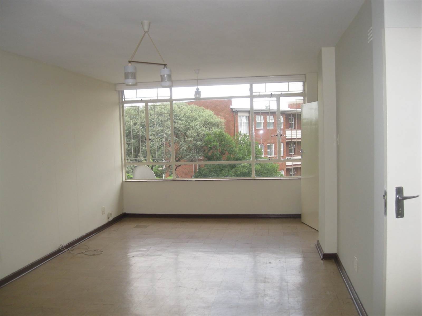 2 Bed Apartment in Queenswood photo number 6