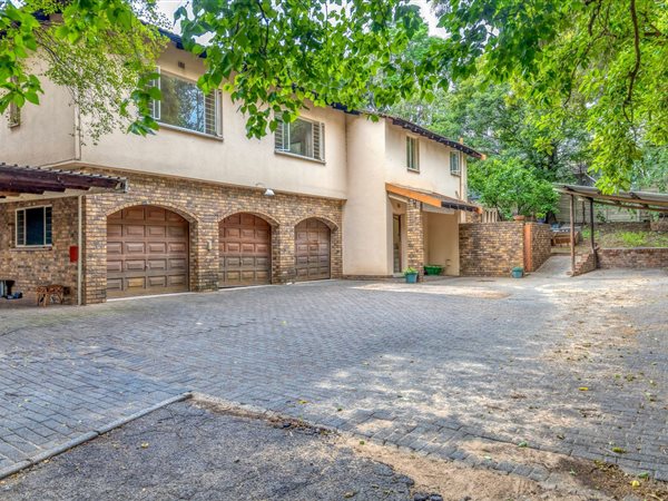 6 Bedroom House 6 Bedroom House