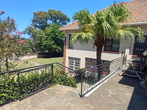 4 Bed House in Selborne