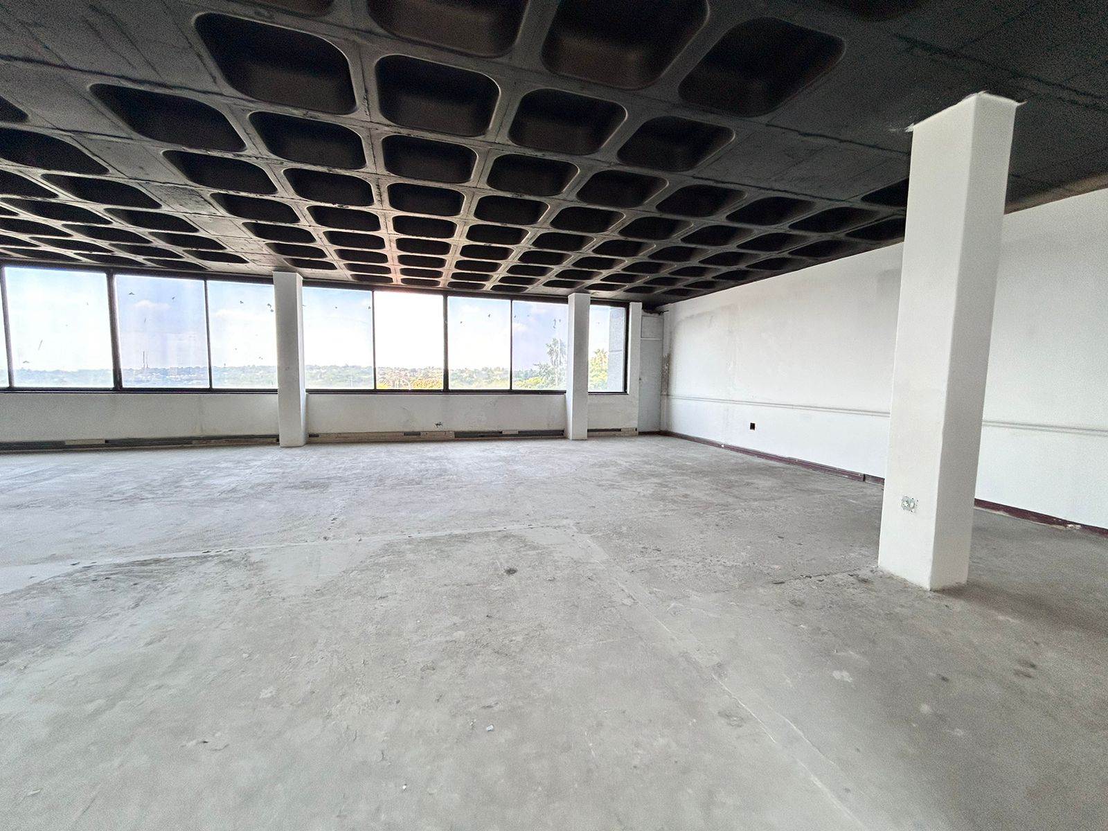 350  m² Commercial space in Northcliff photo number 9