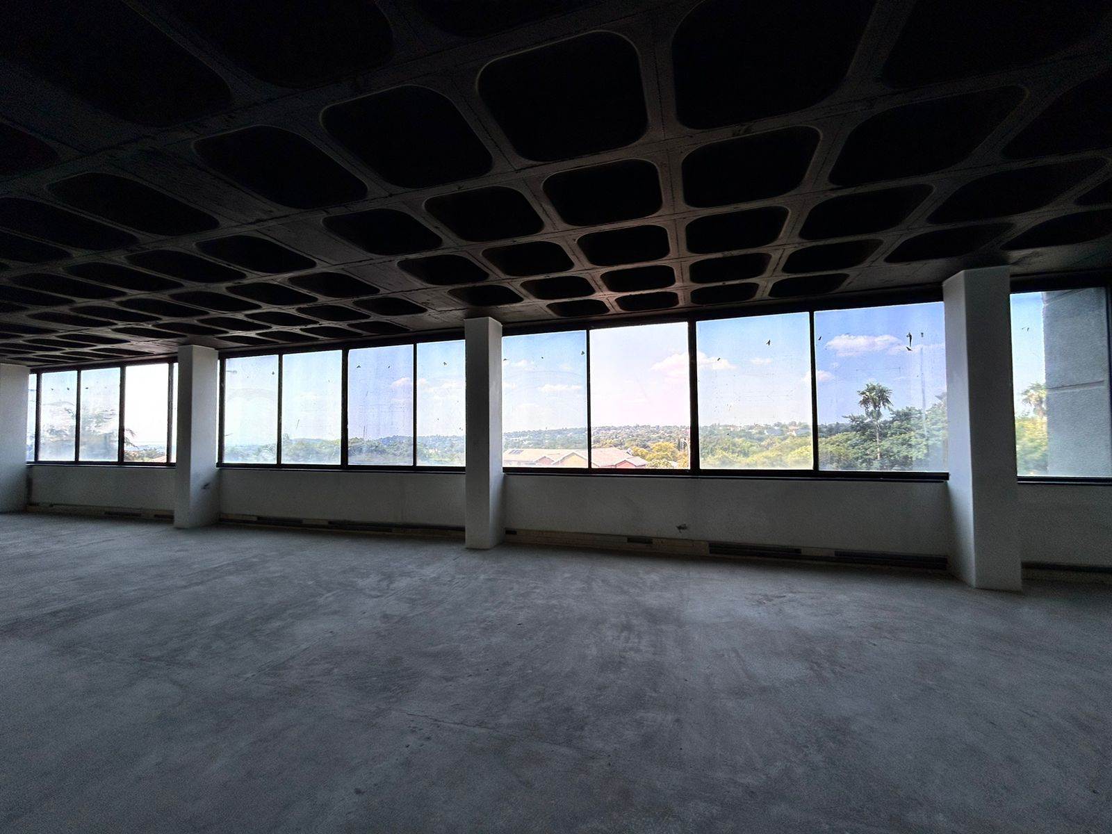350  m² Commercial space in Northcliff photo number 11