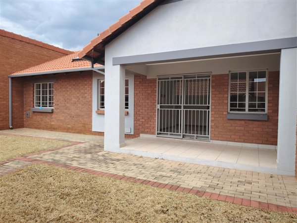 3 Bedroom Townhouse 3 Bedroom Townhouse