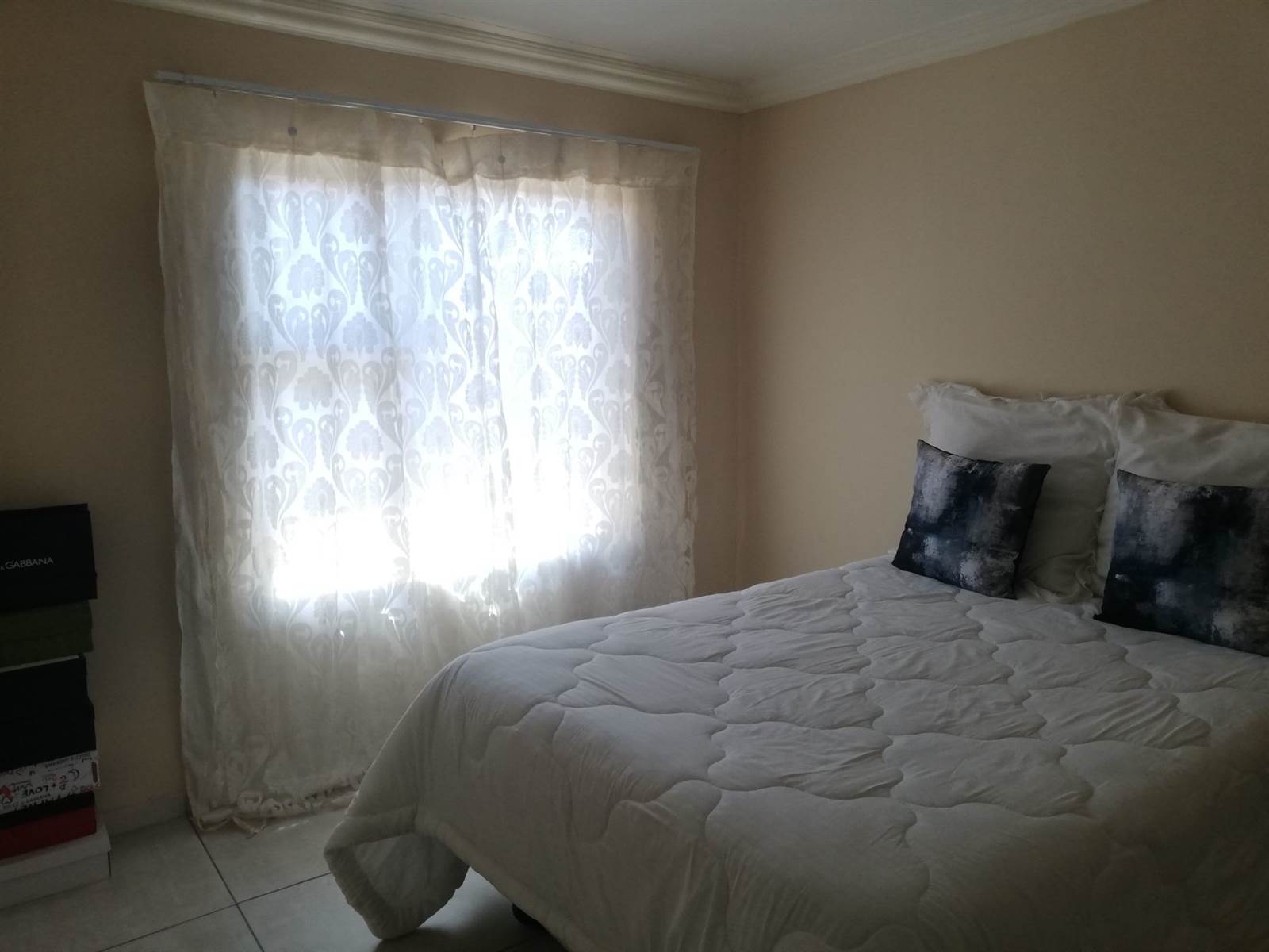 3 Bed Townhouse in Vereeniging photo number 18