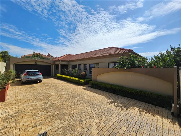 4 Bedroom House 4 Bedroom House