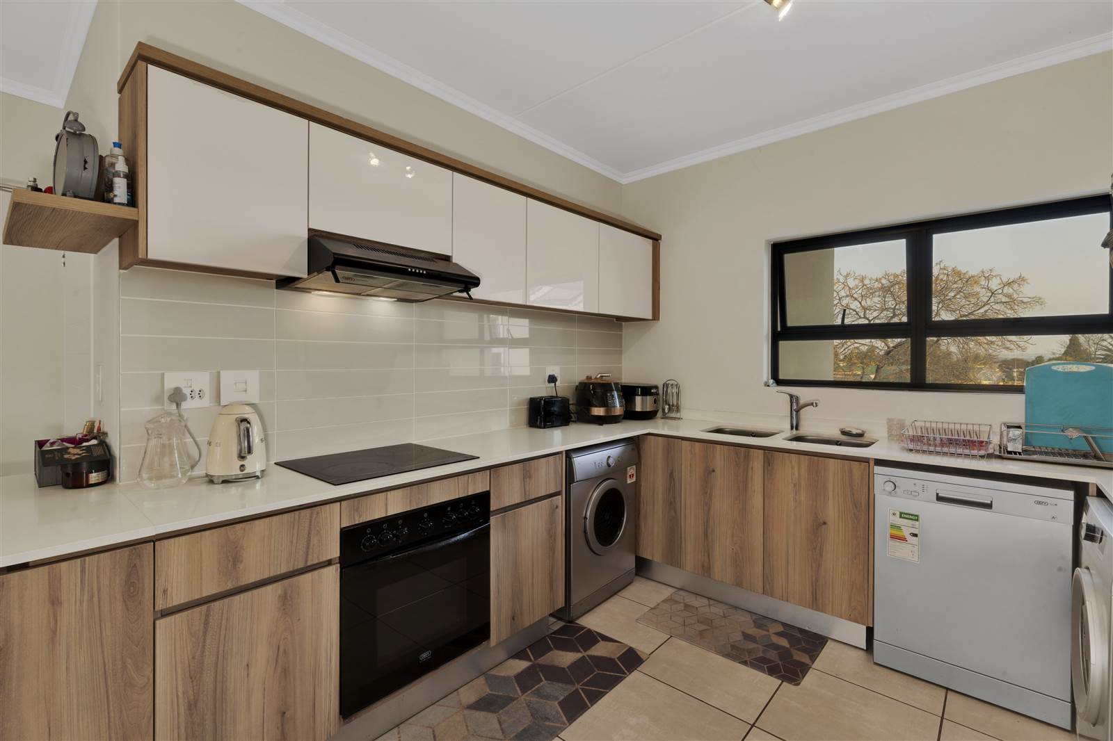 2 Bed Apartment in Crowthorne photo number 6