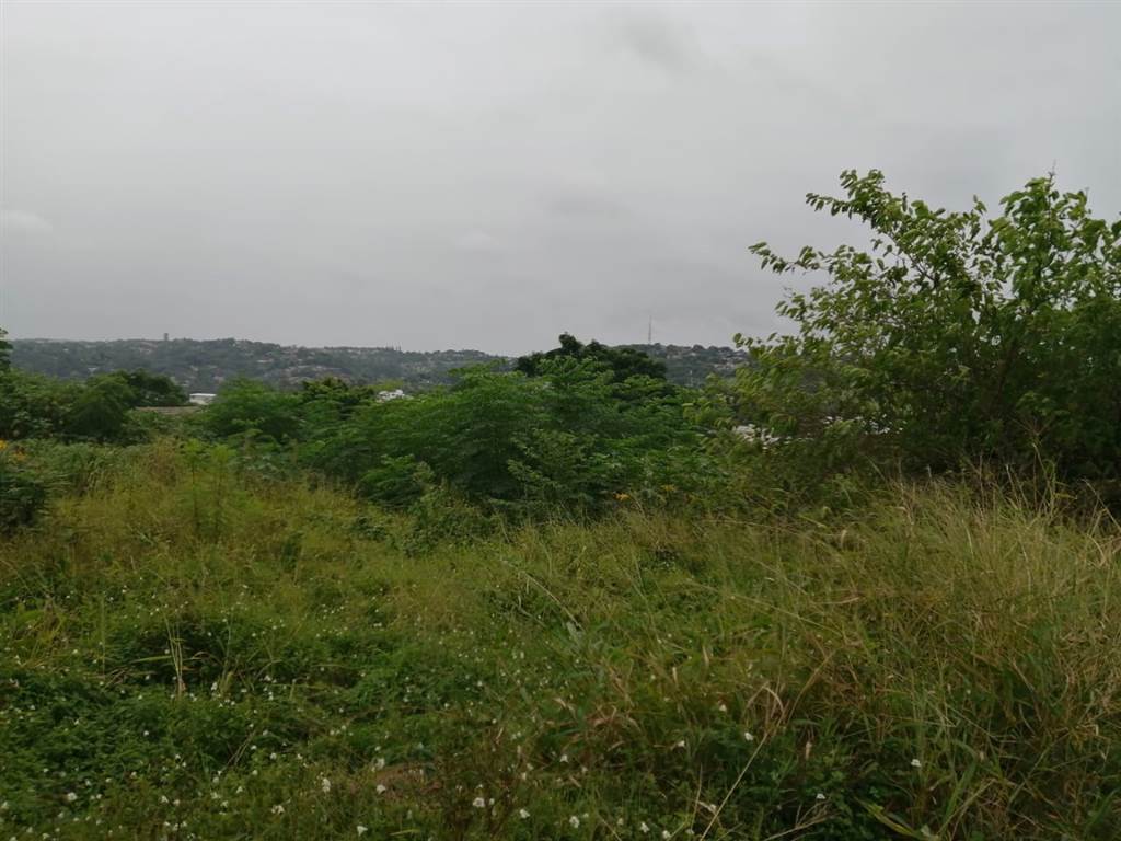 925 m² Land available in Greenwood Park photo number 1