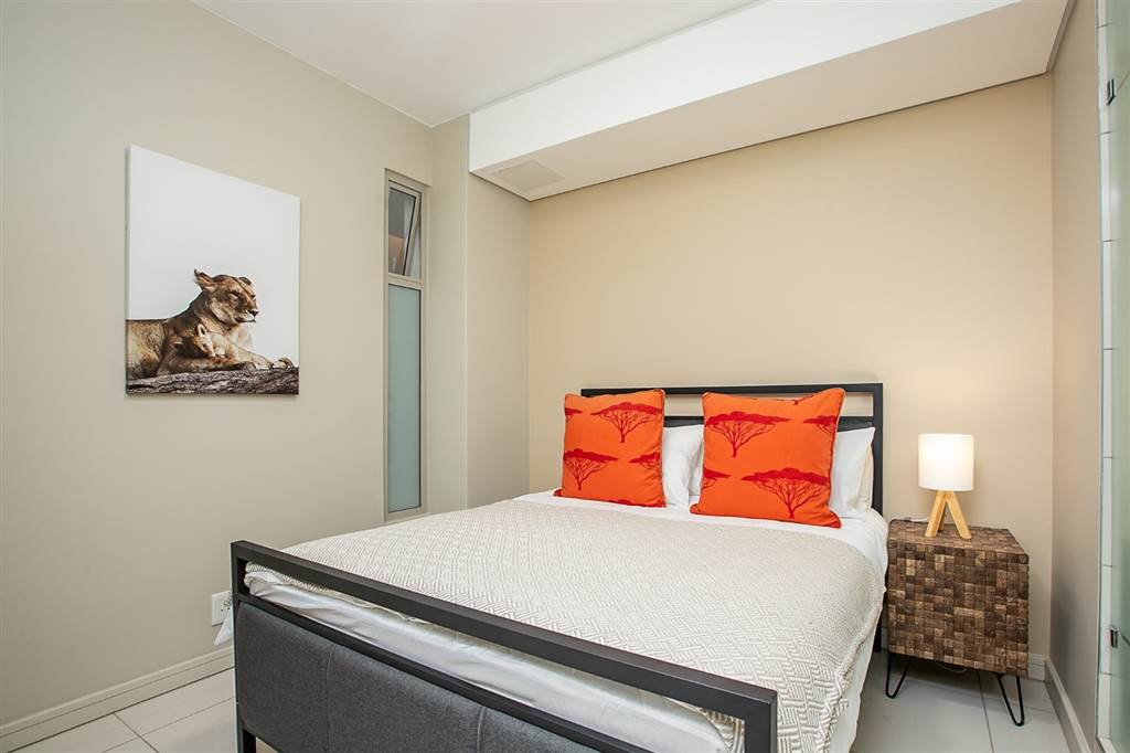 2 Bed Apartment in Rosebank photo number 9