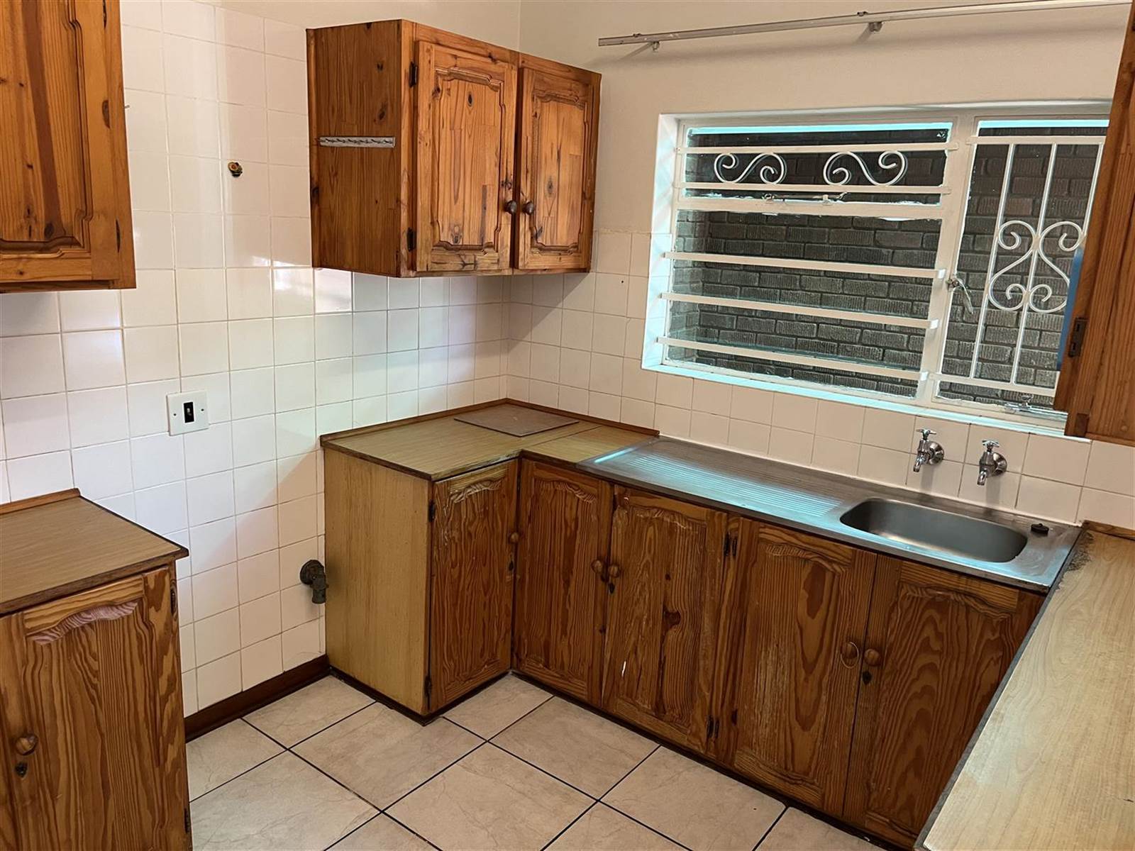 1 Bed House in Aliwal North photo number 12