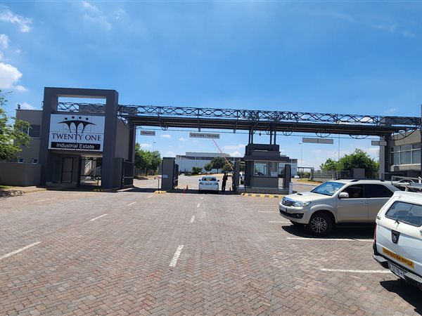 5923.39990234375  m² Industrial space in Olifantsfontein