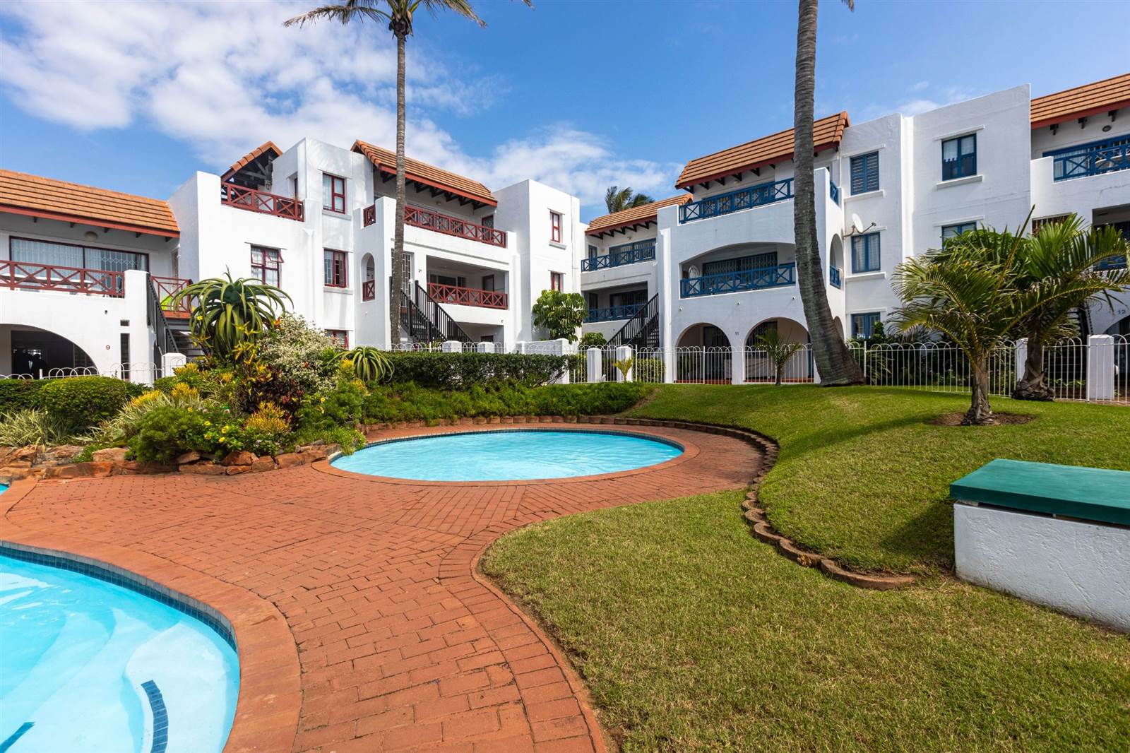 3 Bed Apartment in Ballito photo number 2