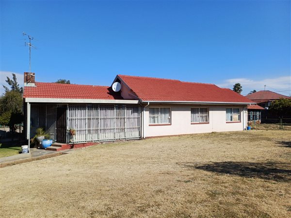 3 Bedroom House 3 Bedroom House