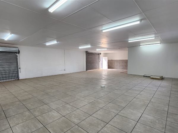 180  m² Commercial space