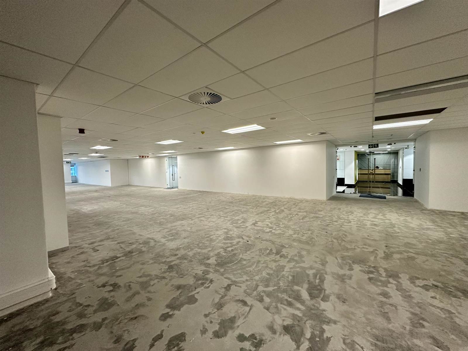 1259  m² Commercial space in Foreshore photo number 3