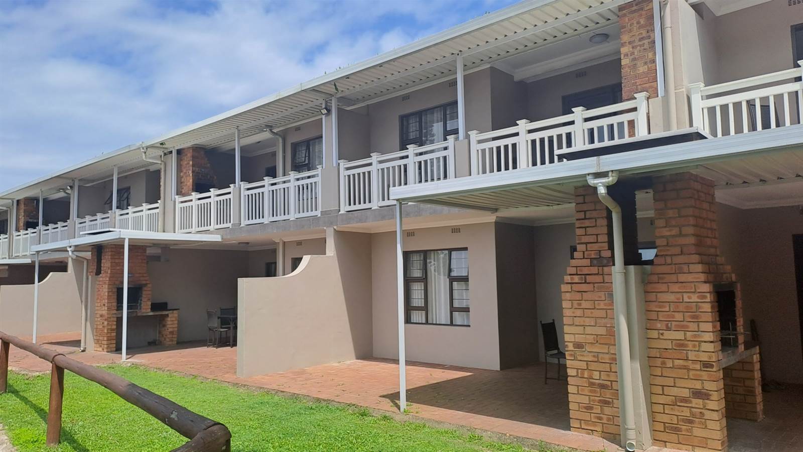 2 Bed Apartment in Melville photo number 1